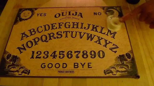 How does a ouija board work
